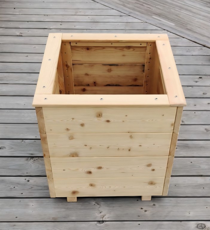 Bac à plante en mélèze